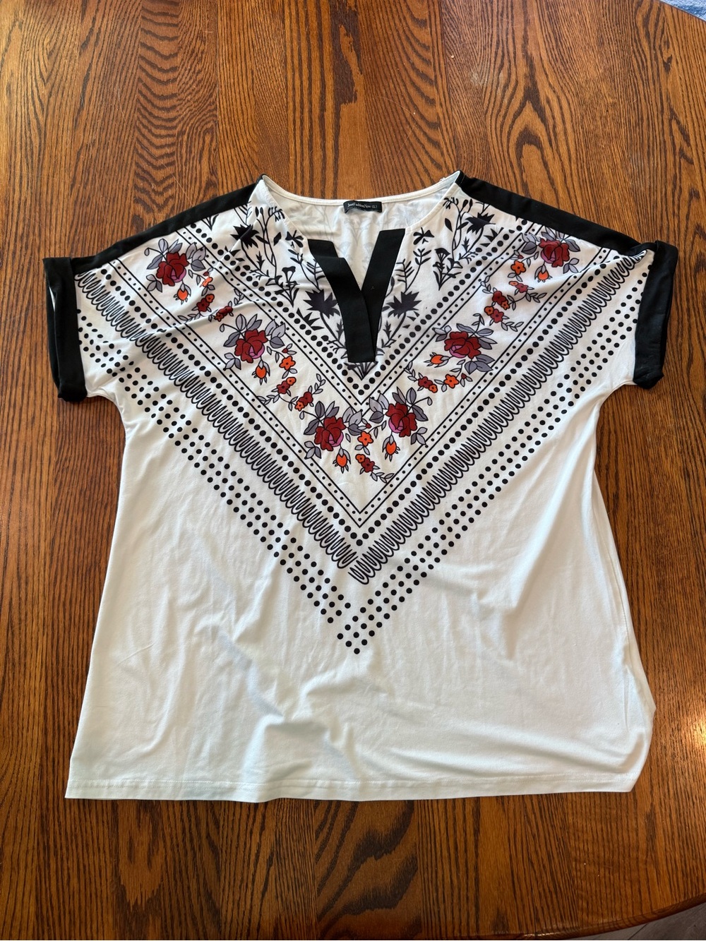 Womens White Floral V-Neck Top with Black Trim - Size Large